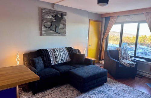Snowshoe Condo | Modern 1 Bedroom at Silver Creek - Arcade Games, Fitness Center w/Pool and Spa