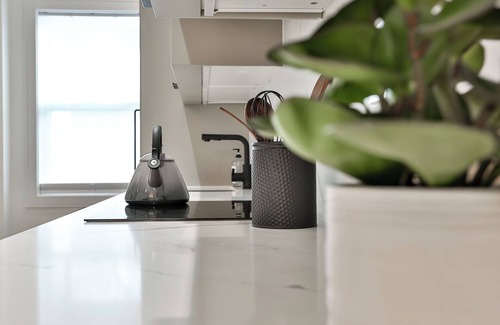 Earlscourt House | Modern 1-Bedroom Retreat in Toronto – Walk to Parks, Cafés & Transit!