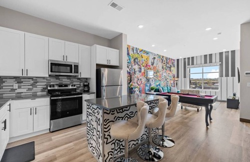 South Nashville Apartment | Modern 1BR Getaway near Broadway – Sleeps 4!