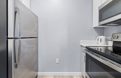 Everett Apartment | Modern 1BR Near Encore Boston 0158