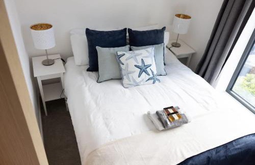 Exmouth Apartment | Modern 1BR with Sofa Bed Stay