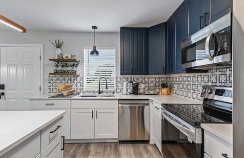 El Cortez House | Modern 2/2 Ranch in El Cortez with Luxury and Prime Location!