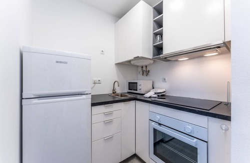 Montechoro Apartment | Modern 2 BDR Flat W/Balcony and Pool by LovelyStay