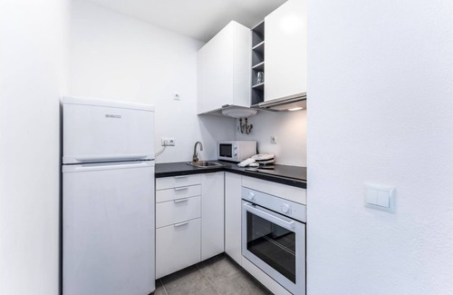 Montechoro Apartment | Modern 2 BDR Flat W/Balcony and Pool by LovelyStay