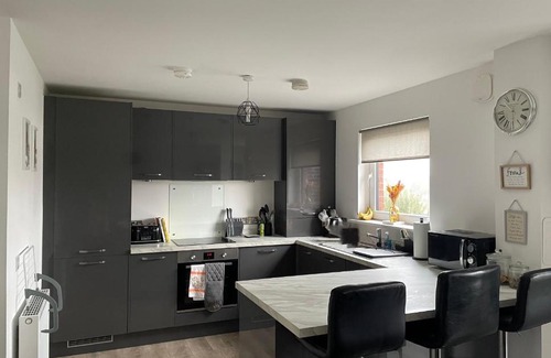 Glasgow Apartment | Modern 2 bed apartment-perfect location for Cop26