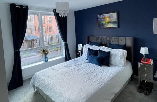 Glasgow Apartment | Modern 2 bed apartment-perfect location for Cop26