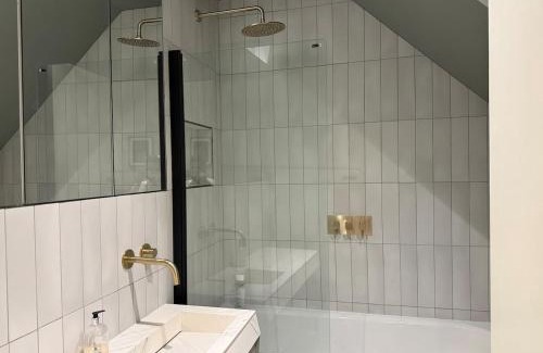 Ealing Common Apartment | Modern 2 Bed Flat in Ealing