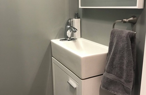 Terra Nova Apartment | Modern 2- bedroom apartment in downtown