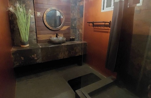 Noord Apartment | Modern 2-Bedroom Apartment with AC & WiFi in Central Paramaribo