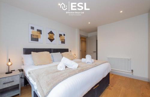 Shrewsbury Apartment | Modern 2 Bedroom Church Apartment 5 Mins to Town Centre - Free Parking