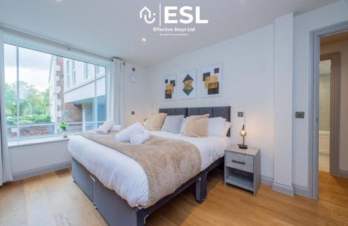 Shrewsbury Apartment | Modern 2 Bedroom Church Apartment 5 Mins to Town Centre - Free Parking