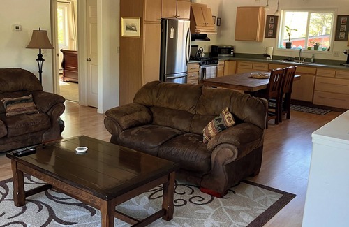 Huffman - O' Malley Apartment | Modern 2-bedroom corporate apartment with WiFi, fitness room in South Anchorage