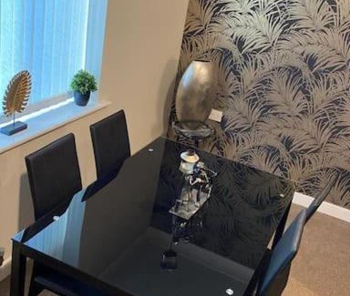 Heaton Apartment | Modern 2 bedroom flat with free private parking