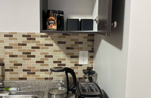 Brampton Apartment | Modern 2/BR/1bth basement unit