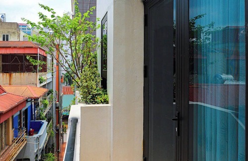 Dong Da Condo | Modern 2-BR condo - In-unit Washer/Dryer by Ngo An Residences