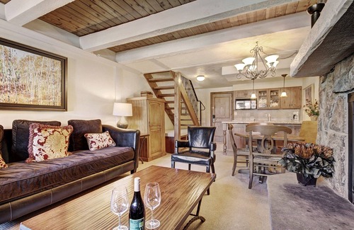 Vail Hotel | Modern 2 BR Condo Lodge at Vail, Walk to Gondola by RedAwning