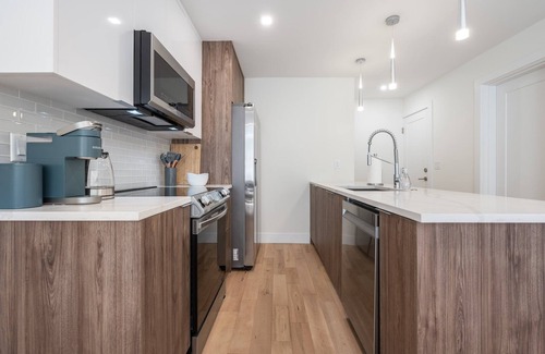Fremont Condo | Modern 2B/1B Fremont Suite with Prime Walkability