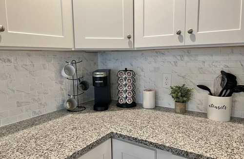 Richmond House | Modern 2bd 2ba- Near I-75, Free WiFi, No Steps