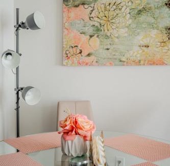 Willowdale Apartment | Modern 2Bd 2Ba Skyscraper Free parking