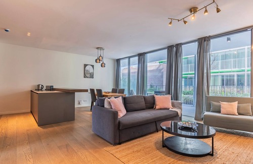 Marvila Apartment | Modern 2BDR Apartment w/Garage by LovelyStay