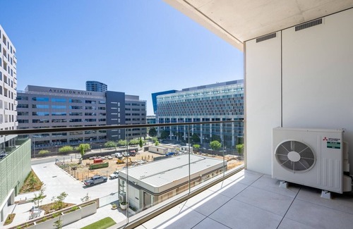 Phillip Apartment | Modern 2BDR Apt in Phillip Gym | Pool | Parking