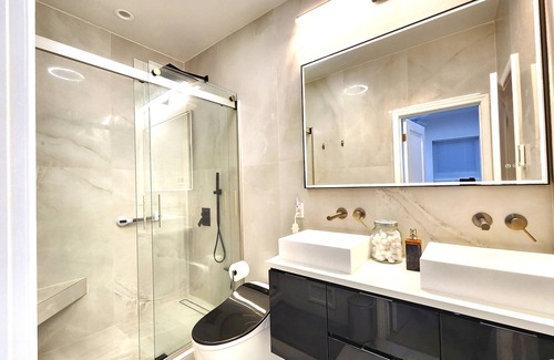 Newark House | Modern 2BR/2BA 25Mins to NYC Near Airport/Universities