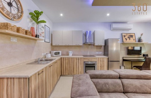 St. Julian's Apartment | Modern 2BR Apt with backyard in vibrant St Julians