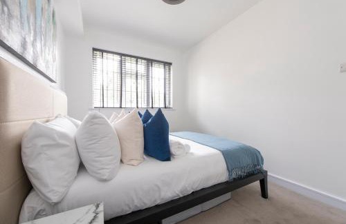 Leyton Apartment | Modern 2BR Flat with 3 Beds Urban Getaway - Cherry