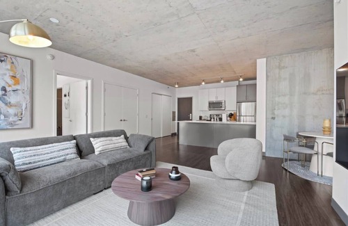 Downtown Chicago Apartment | Modern 2BR in The Loop + Panoramic City Views