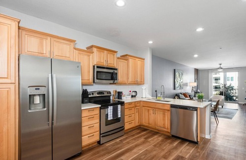 Tempe Apartment | Modern 2BR Pool Gym, Near ASU Mill Ave&Cmelbck Mtn