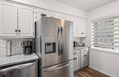 Bella Vista House | Modern 2BR Townhouse - Near Bike Trails & Golf