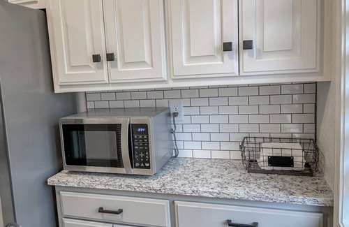 Bella Vista House | Modern 2BR Townhouse - Near Bike Trails & Golf