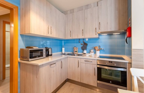 Armacao de Pera House | Modern 3 BDR Duplex House W/Terrace by LovelyStay