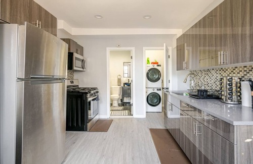 Black Rock Historic District Apartment | Modern 3-Bdrm Apt in Black Rock