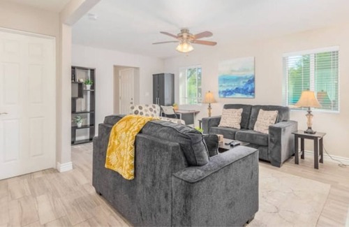 Palo Verde House | Modern 3-bedroom Bungalow