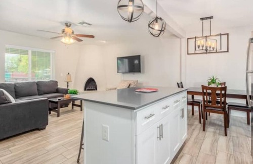 Palo Verde House | Modern 3-bedroom Bungalow