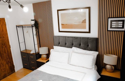 Wigan House | Modern 3-Bedroom House | 5 Mins to City Centre | Perfect for Families & Groups!