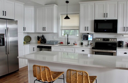 Lake Pocotopaug House | Modern 3 Bedroom Lake House- Close To Restaurants and Beach Access