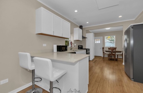 North Chicago House | Modern 3BR Apartment Near Navy Base And Six Flags.n