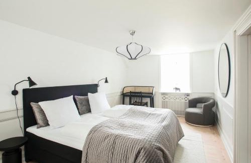 Nyhavn - Amalienborg Apartment | Modern 3BR Duplex Apartment in Nyhavn w Private Balcony