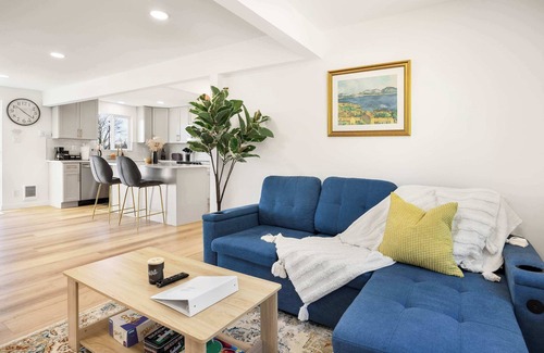 Genesee House | Modern 3BR Retreat w/City Views & 2 Living Spaces