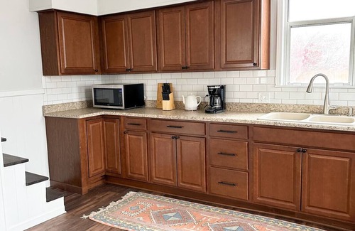 Evansville House | Modern 4 BDRM: Spacious, Near U of E & Downtown!