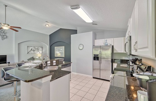 Highgate Park Villa | Modern 4 bed 3 bath villa private pool - with Complimentary Pool Heat