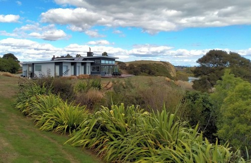 Masterton House | Modern 4-bed country home with amazing views