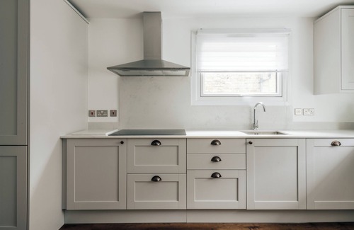 Harrow Road Apartment | Modern 4-bedroom house in Maida Vale - Central London