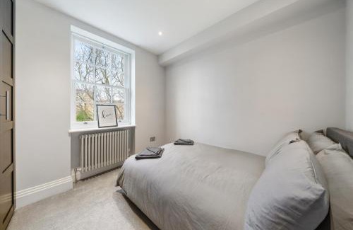 Cathedrals House | Modern 4 Bedroom Townhouse with Cinema Room in the heart of London SE1