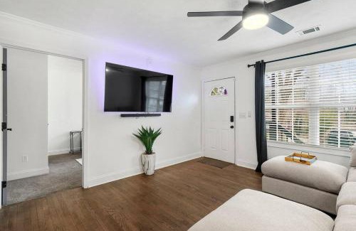 Atlanta House | Modern 4BD,2BA Townhome near Stadiums in Metro-ATL