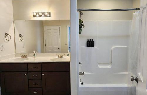 Waynesboro House | Modern 5 Bedroom Home, 6 miles from Skyline Drive