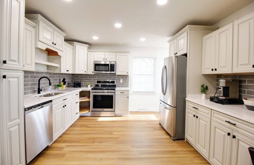 Lynchburg House | Modern 5 BR Retreat Minutes from LU