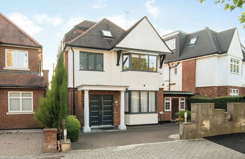 Golders Green House | Modern 6-Bed House